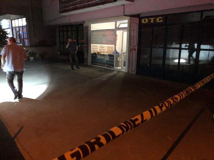 Akyazı’da iş yeri kurşunlandı G2