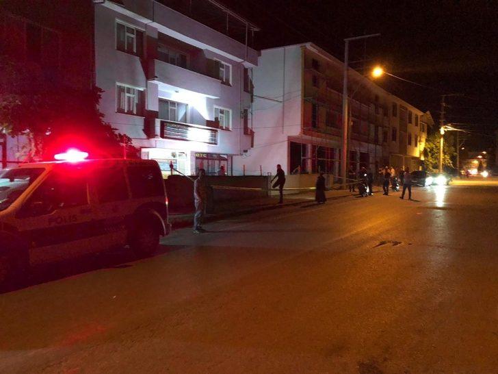 Akyazı’da iş yeri kurşunlandı G5