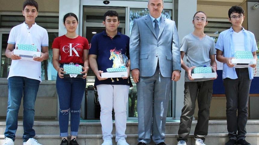 Milli Eğitim M&uuml;d&uuml;r&uuml; Okumuş, Aydın&rsquo;ın LGS şampiyonlarını &ouml;d&uuml;llendirdi