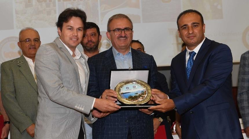 Antalya Valisi M&uuml;nir Karaloğlu: "Pansiyonculuk turizmi yapmalıyız"