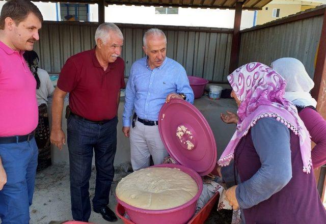 Akdeniz Belediyesi, Karacailyas’ta kadınlarının ortak kullandığı 6 tandırı yeniledi