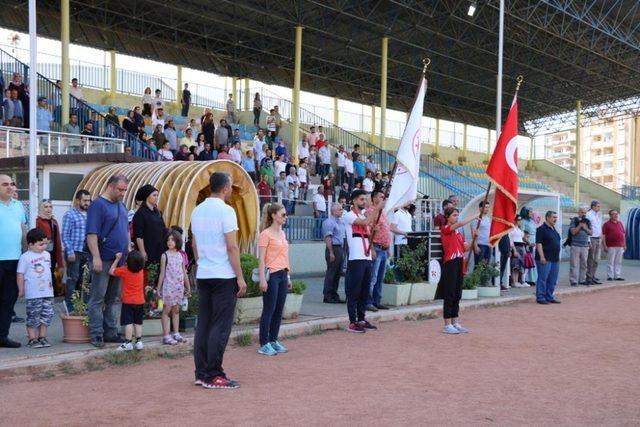 Siirt’te yaz spor okulları açıldı