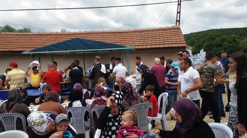 Boz&uuml;y&uuml;k Ak&ccedil;apınar K&ouml;y&uuml;nde &ldquo;Birlik beraberlik ve dayanışma şenliği&rdquo;