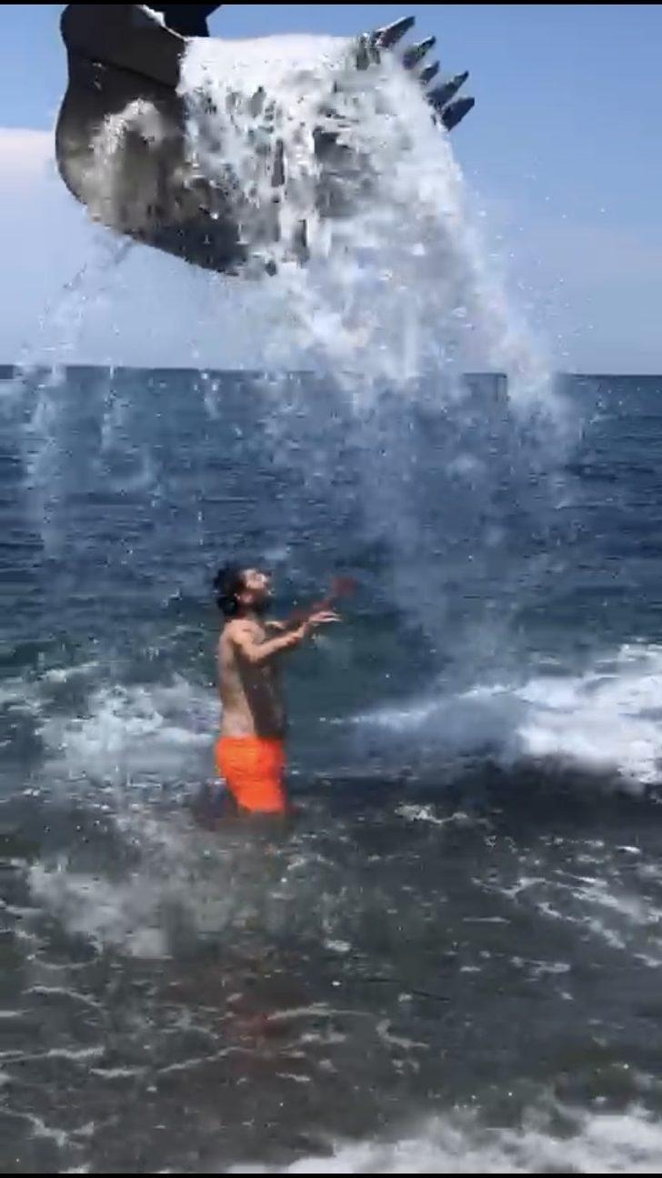  İş makinesiyle deniz keyfi G5