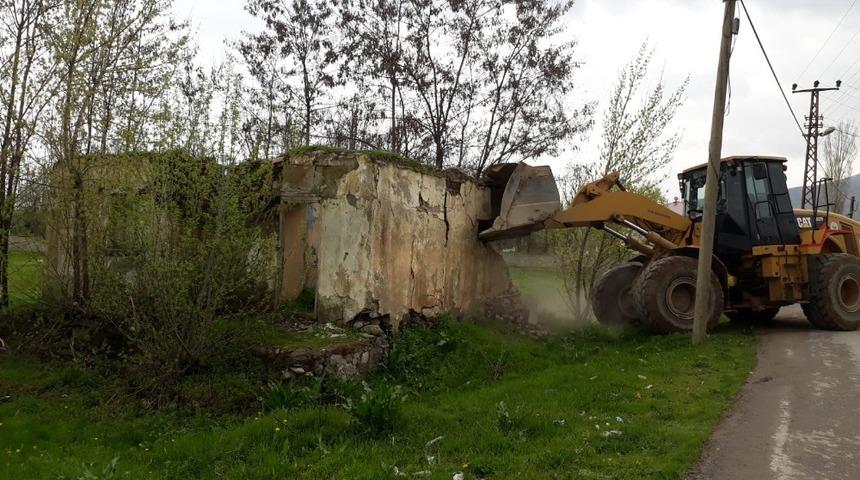 Muş’ta bir yılda 61 metruk bina yıktırıldı