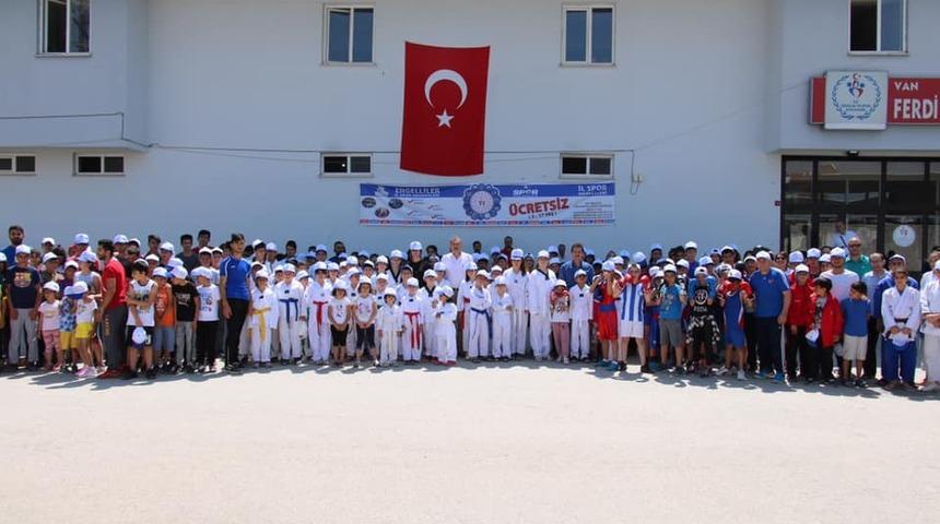 Van&rsquo;da &lsquo;İl Spor Merkezleri&rsquo; a&ccedil;ıldı