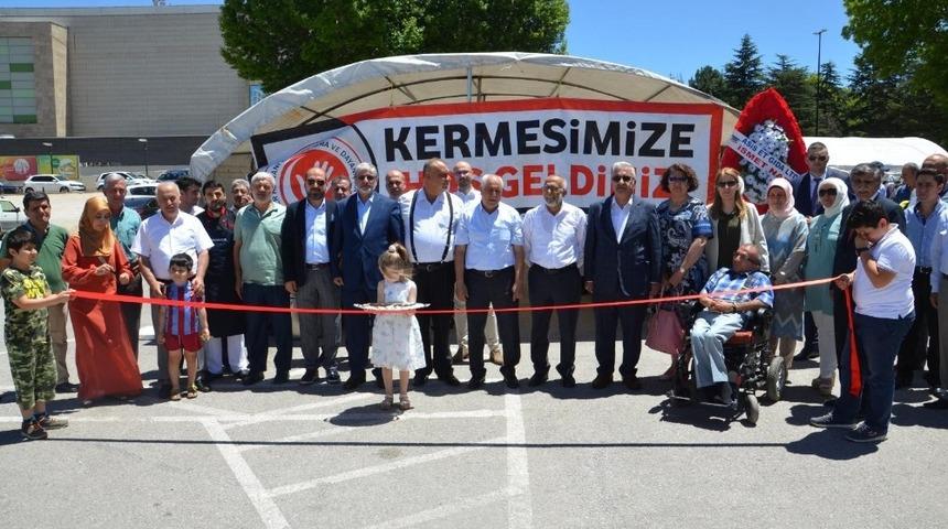 Malatya&rsquo;da yetim &ccedil;ocuklar yararına kermes