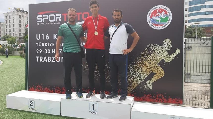 Atilla G&ouml;ktuğ Taşdelen Altın Madalya Kazandı