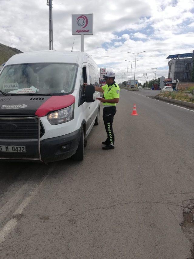 Kars’ta trafik uygulaması