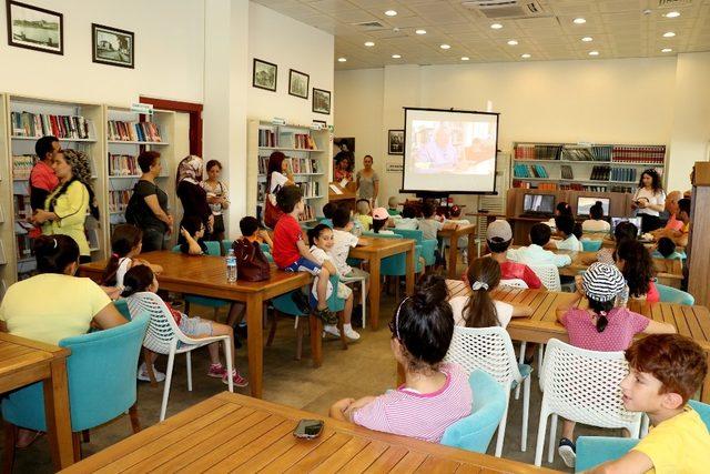 TEGV’li minikler, Büyükşehir Belediyesi Kütüphanesini ziyaret etti