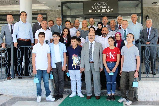 Vali Köşger; “Başarının tekil bir sebebinin yok. İnsan azmettikten sonra her şeyi başarır”