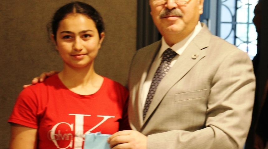 Vali Köşger; “Başarının tekil bir sebebinin yok. İnsan azmettikten sonra her şeyi başarır”