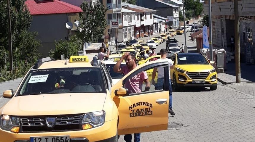 Karlıova&rsquo;da taksiciler kontak kapattı