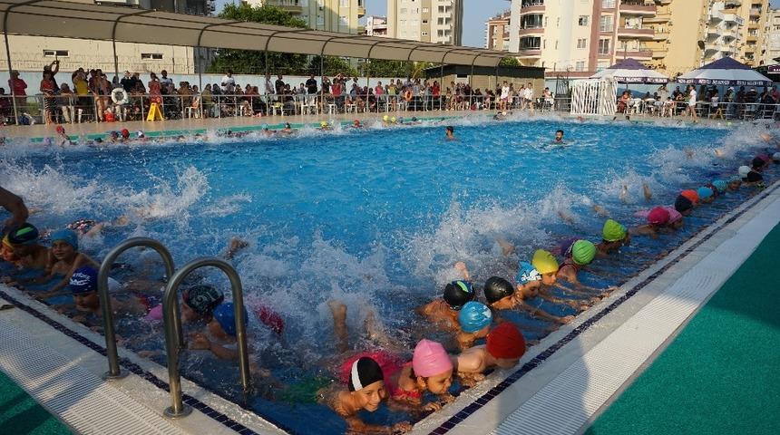 Mezitli&rsquo;de 340 kursiyer 10 g&uuml;nde y&uuml;zme &ouml;ğrendi