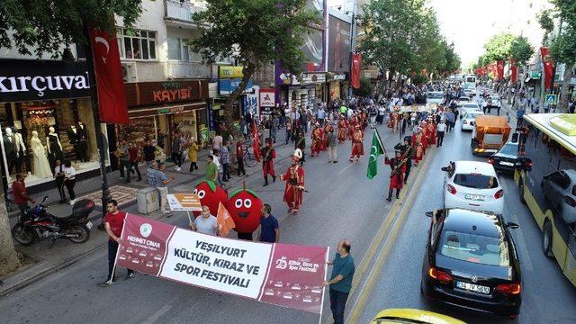 Kiraz festivali dolu dolu geçti