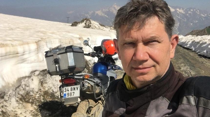 İstanbul&rsquo;dan geldi motosikletiyle Sat G&ouml;lleri&rsquo;ne &ccedil;ıktı