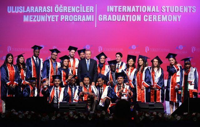 Uluslararası öğrenciler mezuniyet heyecanı yaşıyor