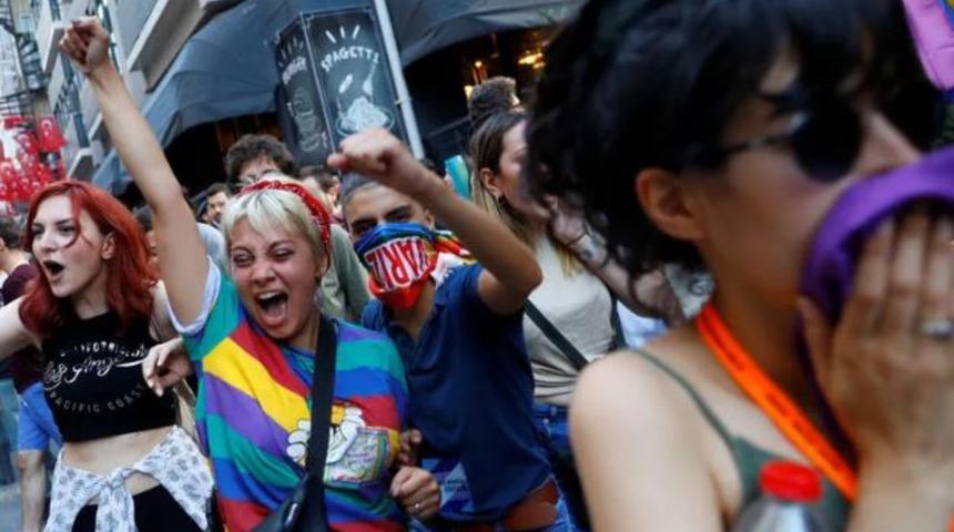 AK Partili belediyelerden &Ccedil;anakkale Belediyesinin LGBT paylaşımına tepki