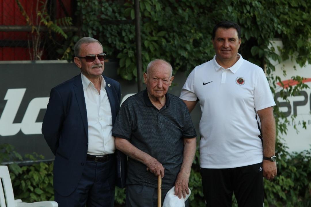 Gen&ccedil;lerbirliği yeni sezona &rsquo;merhaba&rsquo; dedi