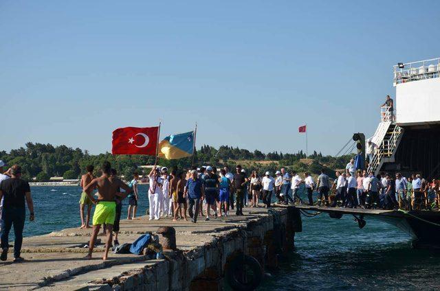 Gelibolu'da yağlı direk yarışması heyecanı