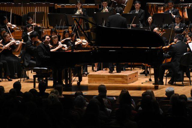 Fazıl Say ve Şanghay Filarmoni Orkestrası İzmir'de sahne aldı 