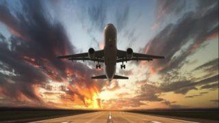 İngiltere'yi şaşkına çeviren olay! İniş yapan yolcu uçağından evin bahçesine ceset düştü!