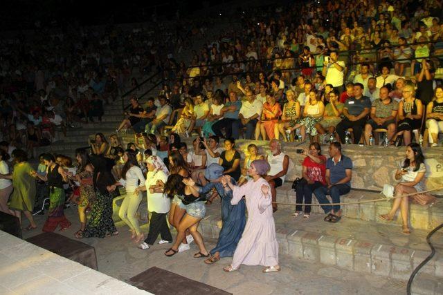 Emniyete destek konserine büyük ilgi