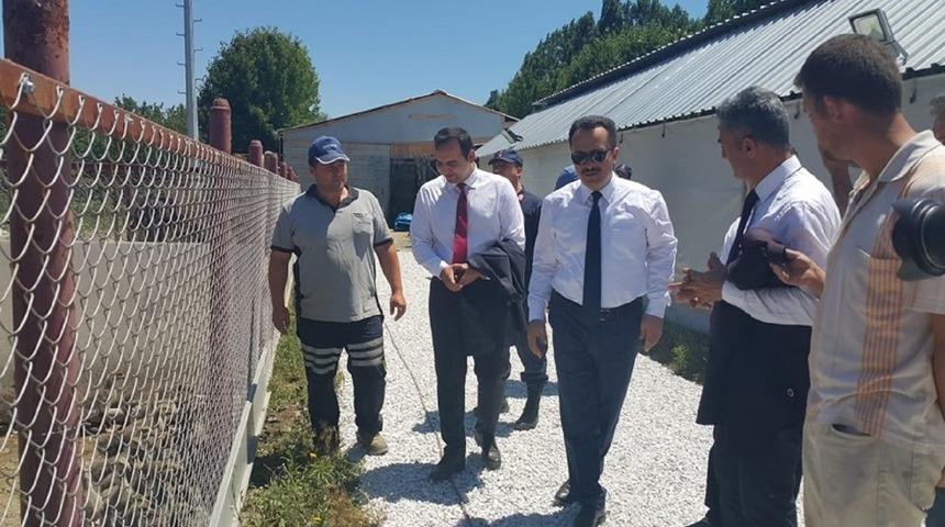 Vali Şent&uuml;rk ipek b&ouml;ceği &ccedil;iftliğini gezdi