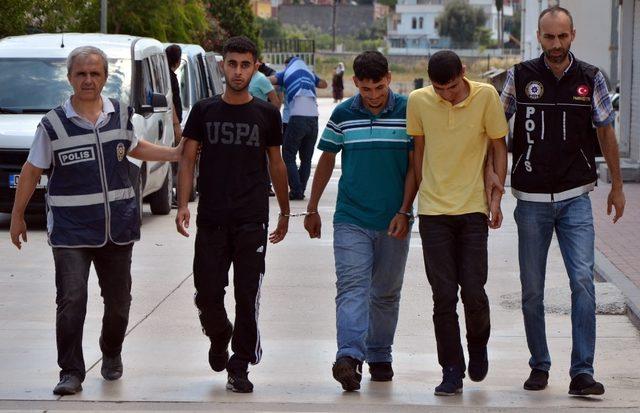 Adana’da 5 torbacı göz altına alındı