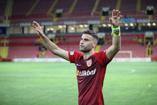 Deniz T&uuml;r&uuml;&ccedil;&rsquo;ten transfer a&ccedil;ıklaması 1