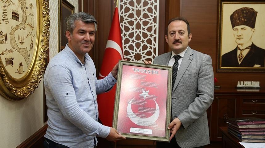Sancaktepe Bayburtlular Derneği Başkanı Bayram Ayg&uuml;n Vali Pehlivan&rsquo;ı ziyaret etti