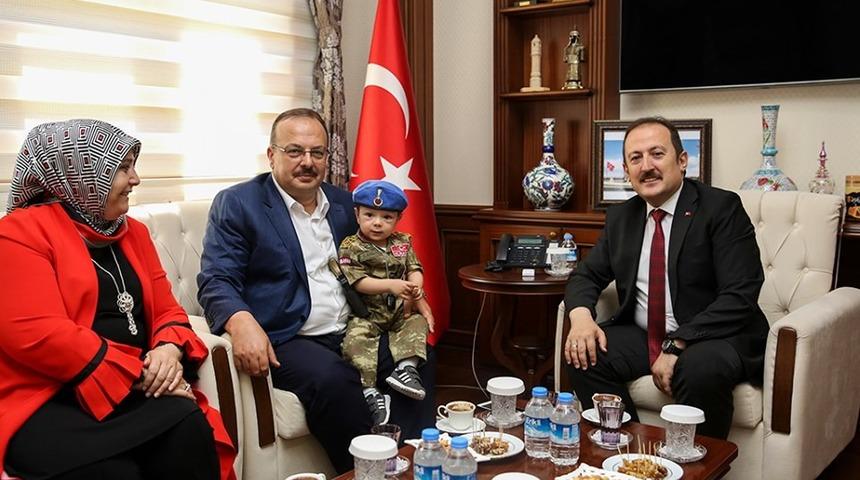 Bursa Valisi Yakup Canbolat, Vali Ali Hamza Pehlivan&rsquo;ı ziyaret etti