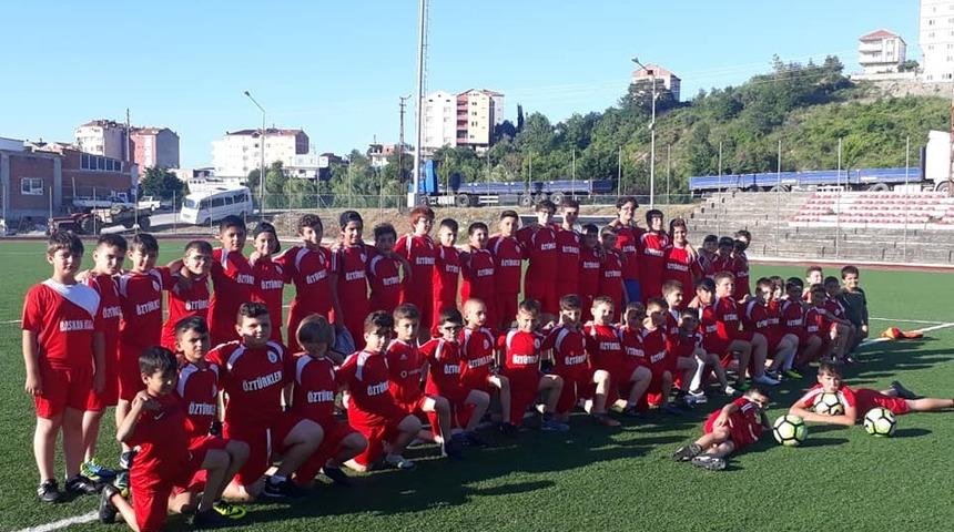 T&uuml;rkeli&rsquo;de yaz futbol okulu a&ccedil;ıldı