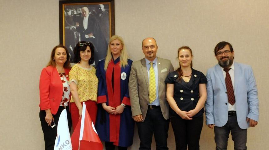 Molek&uuml;ler Tıp Anabilim Dalı tezli y&uuml;ksek lisans programı ilk mezununu verdi