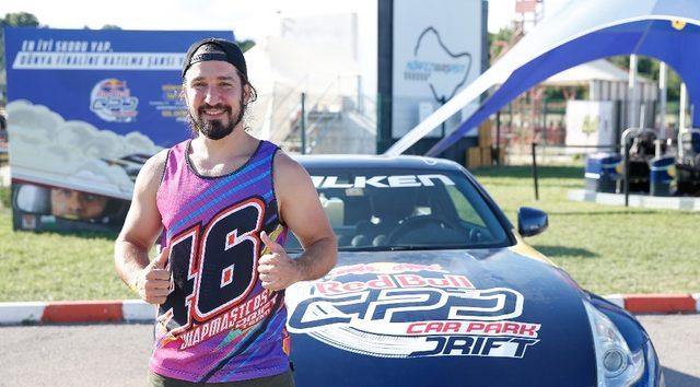 Driftçiler Red Bull Car Park Drift’te asfaltı ağlattı