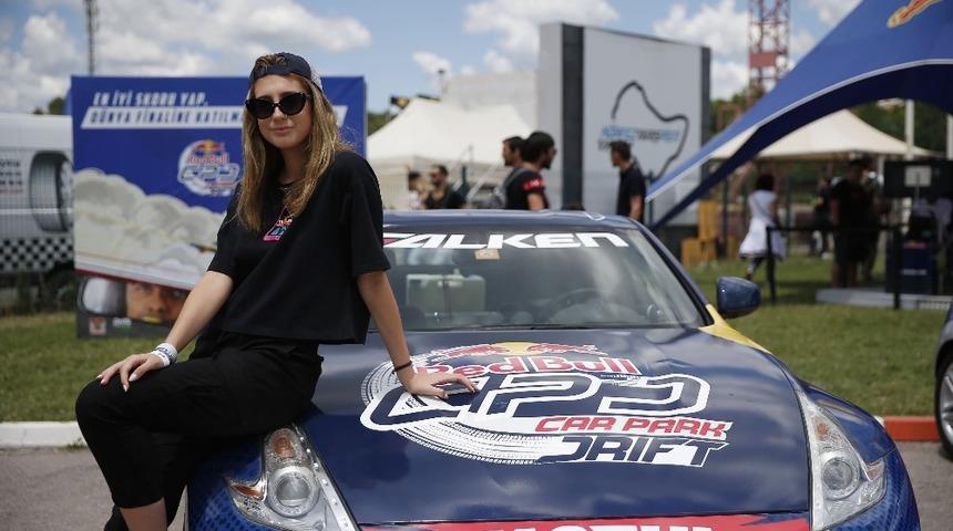 Drift&ccedil;iler Red Bull Car Park Drift&rsquo;te asfaltı ağlattı