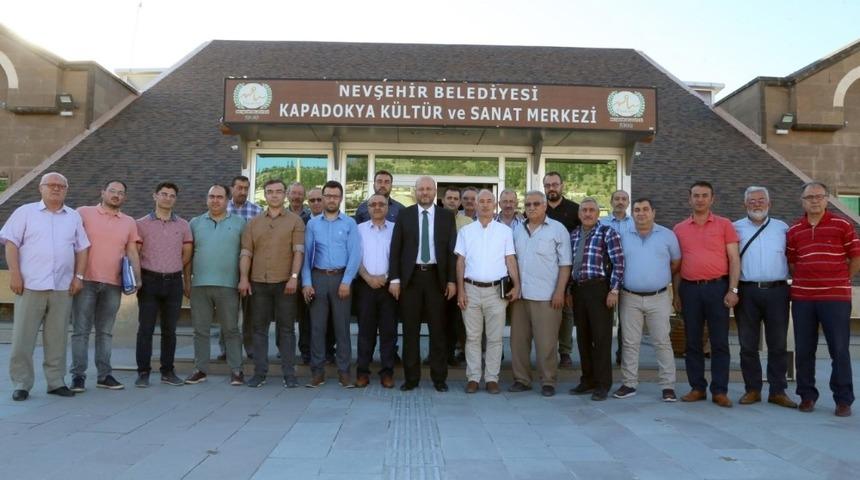 Belediye Başkan Yardımcısı Ersan Erkut, muhtarlarla bir araya geldi