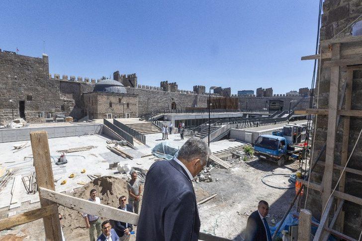 Başkan Büyükkılıç, Büyükşehir Belediyesi şantiyelerini gezerek çalışmaları takip etti G3