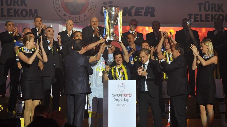 Emre Belözoğlu bin 495 gün sonra Fenerbahçe’de