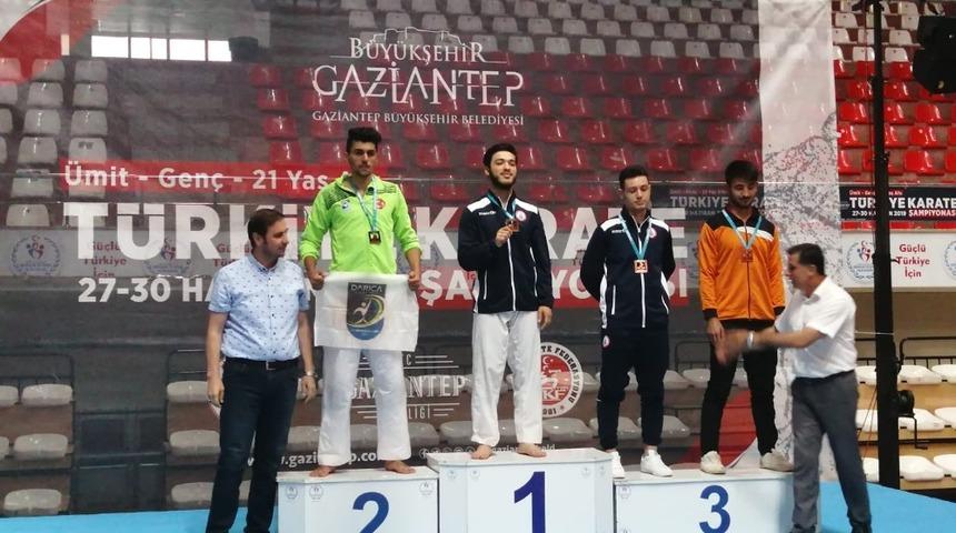 Darıca&rsquo;lı karateciler 6 madalya ile d&ouml;nd&uuml;