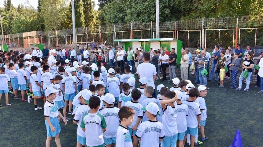 Salihli&rsquo;de futbol yaz kursuna b&uuml;y&uuml;k ilgi