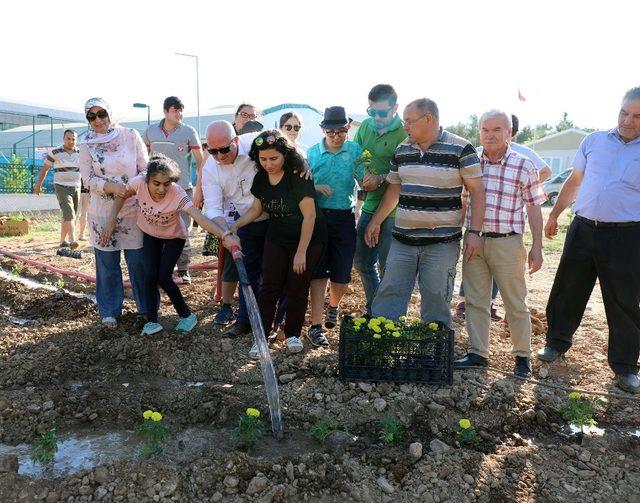 Engelli bireyler üreterek kazanacak