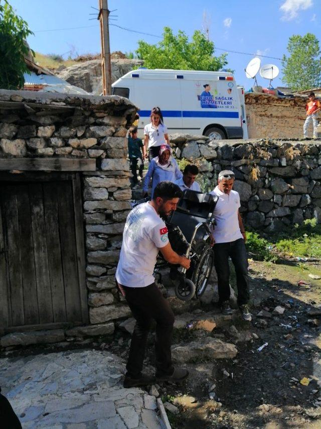 Hakkarili hayırsever Demir’den örnek davranış