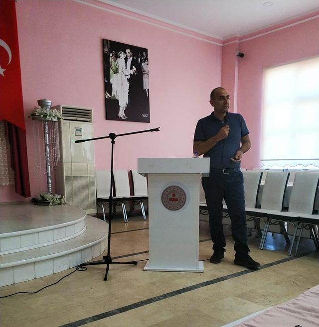 Muhtarlara hizmet içi eğitim semineri