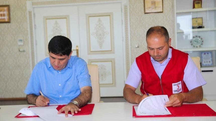 Iğdır &Uuml;niversitesi ihtiya&ccedil; sahiplerinin y&uuml;z&uuml;n&uuml; g&uuml;ld&uuml;recek