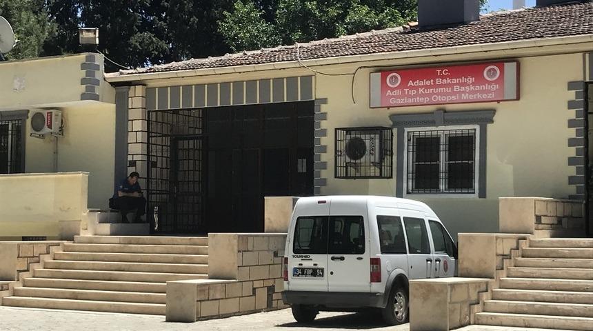 Silahını temizlerken kendisini vuran polis öldü