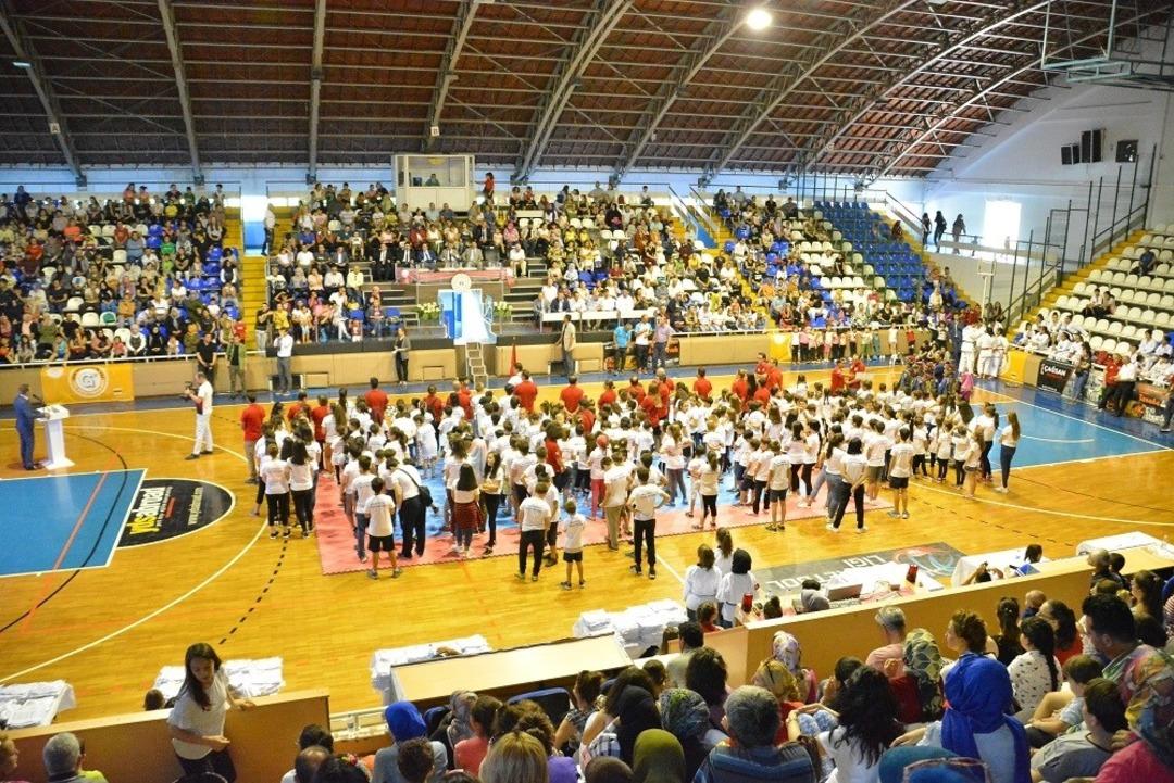 Yaz spor okulları start aldı