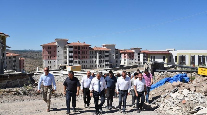 Başkan &Ccedil;er&ccedil;i, Vali Deniz ile Yunuskent&rsquo;te incelemelerde bulundu