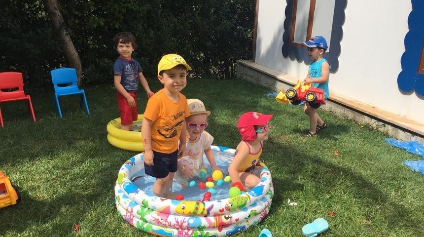 &Ccedil;ocuklar Pıtırcık Oyun Evi&rsquo;nde g&ouml;n&uuml;llerince eğleniyor