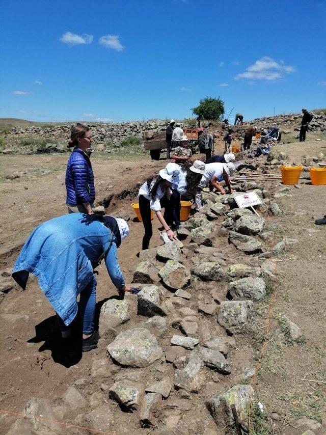 Öğrenciler Kerkenes harabelerini gezdi